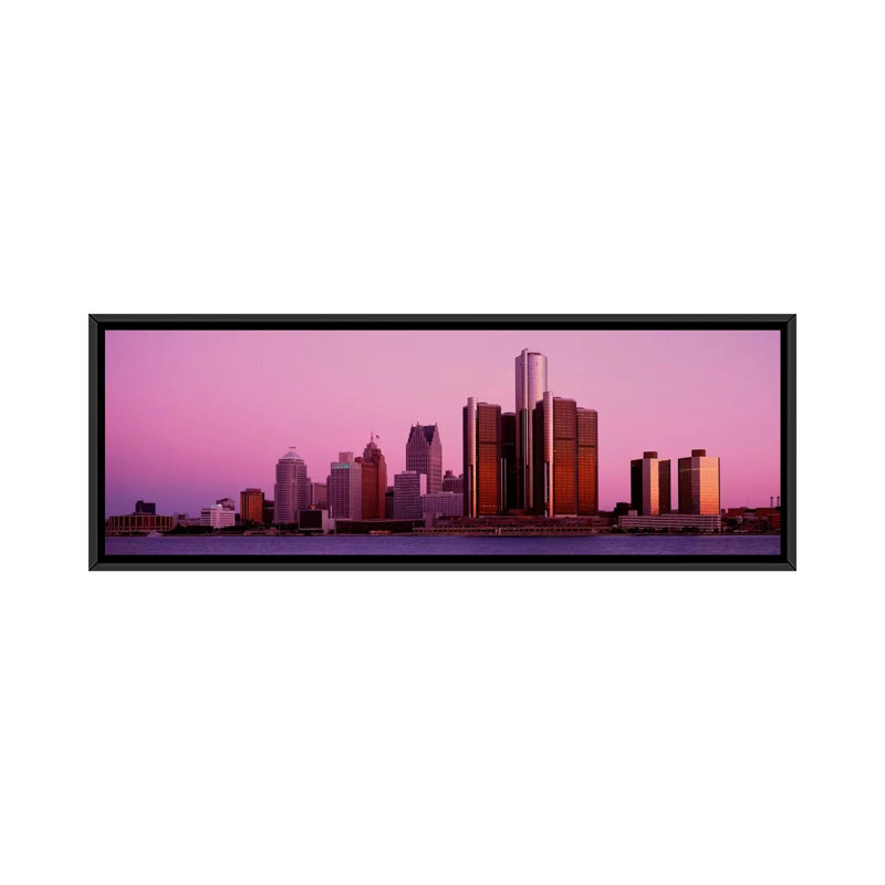 «Buildings», reproduction de photo non encadrée, H 24 po x l 72 po x P 1,5 po, Toile avec cadre noir