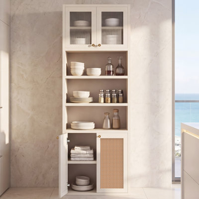 Grand garde-manger avec rangement très profond