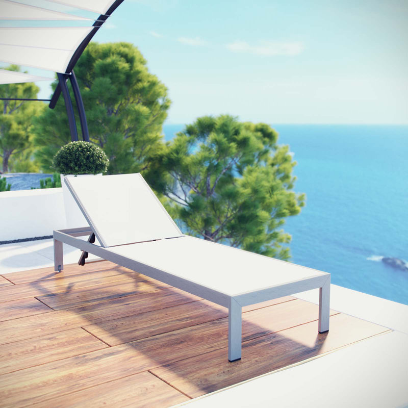 Chaise longue d'extérieur en filet Shore, Blanc argenté