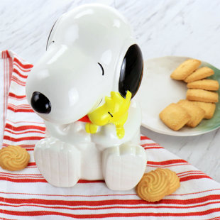 https://assets.wfcdn.com/im/95407687/resize-h310-w310%5Ecompr-r85/2120/212080753/gibson-peanuts-classic-snoopy-cookie-jar-in-white.jpg