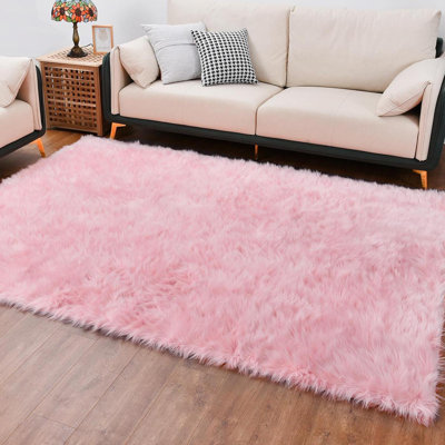 Tapis rose à poils longs Dosie