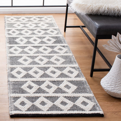 Wynne Natura Hand Woven Wool Cotton Geometric Rug in Gray/Cream