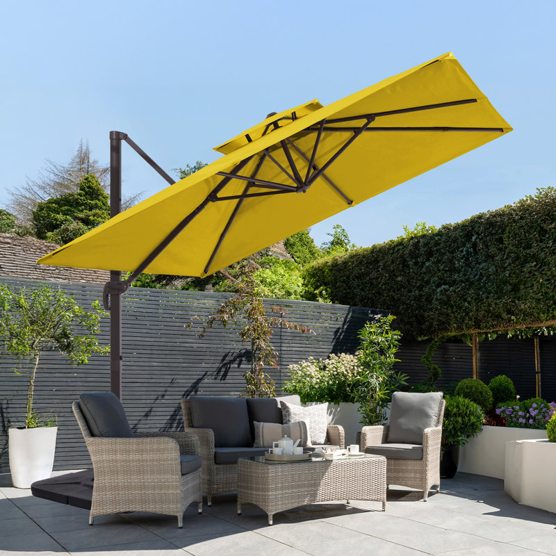 Parasol en porte-à-faux de patio carré 11 x 11 pi avec base lestée, Jaune