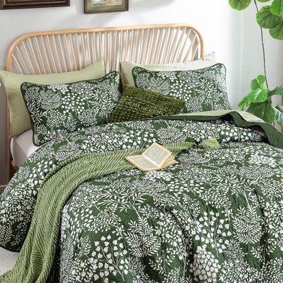 3-Piece Botanical Floral Quilt Set Soft Microfiber Farmhouse All-Season Bedspread