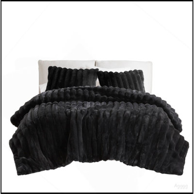 soft Faux Fur Ribbed Comforter Set Full/Queen