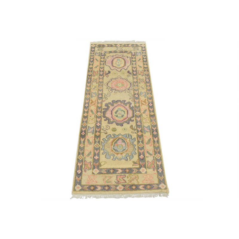 Tapis blanc unique de 2 pi 6 po x 6 pi 1 po