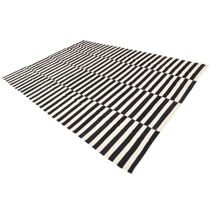 Tapis noir et blanc Mulloy