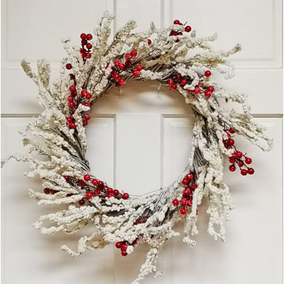 Couronne en faux pin 22 po