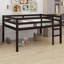 Lit mezzanine en bois avec échelle-446802502