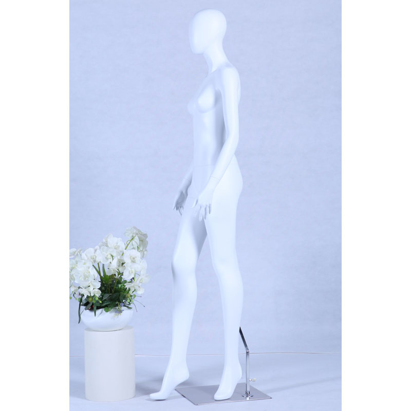 Is-Haaq People Statue