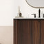 Meuble-lavabo moderne avec lavabo rectangulaire en céramique et portes à fermeture douce-547718826