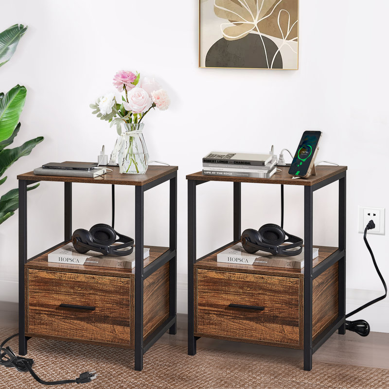 Ensemble de 2 tables de bout Rustic Brown avec station de charge, table d'appoint avec ports et prises USB, table de salon avec tiroir et tablettes de rangement, petites tables modernes