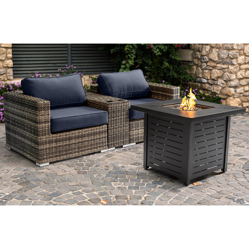 Ensemble de conversation pour 2 personnes avec coussins Sunbrella et foyer carré en métal, Bleu marine Sunbrella