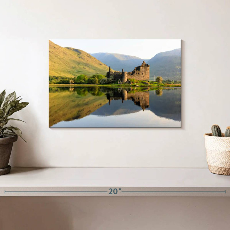 Lilie Kilchurn Castle Ruins