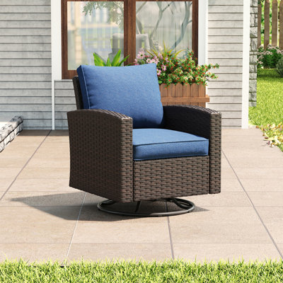 Chaises longues pivotantes en osier avec coussins