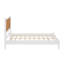 Structure de lit plateforme grand format avec tête de lit en rotin, lit en osier avec support en lattes de bois, style bord de mer bohème, aucun sommier tapissier requis-133410309-133410310