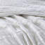 Courtepointe en microfibre blanc très grand / très grand blanc à volants, housse 100% avec coussin contrastant 4 pièces à volants avec très grand jeté, look élégant-118022708