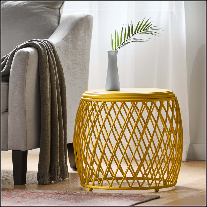 Table d'appoint légère en fer avec motif en treillis - aucun assemblage requis, Yellow