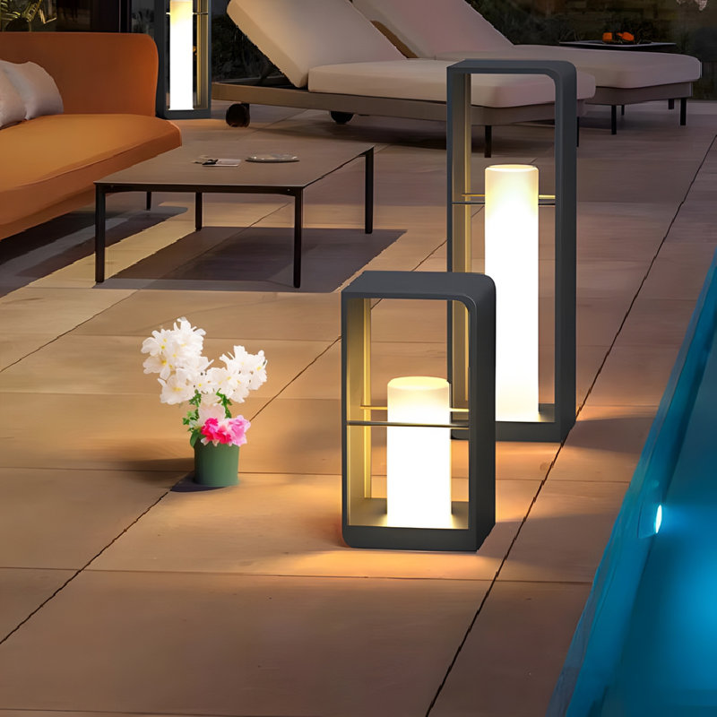 18.9'' Solar Powered Integrated LED Outdoor Table Lamp