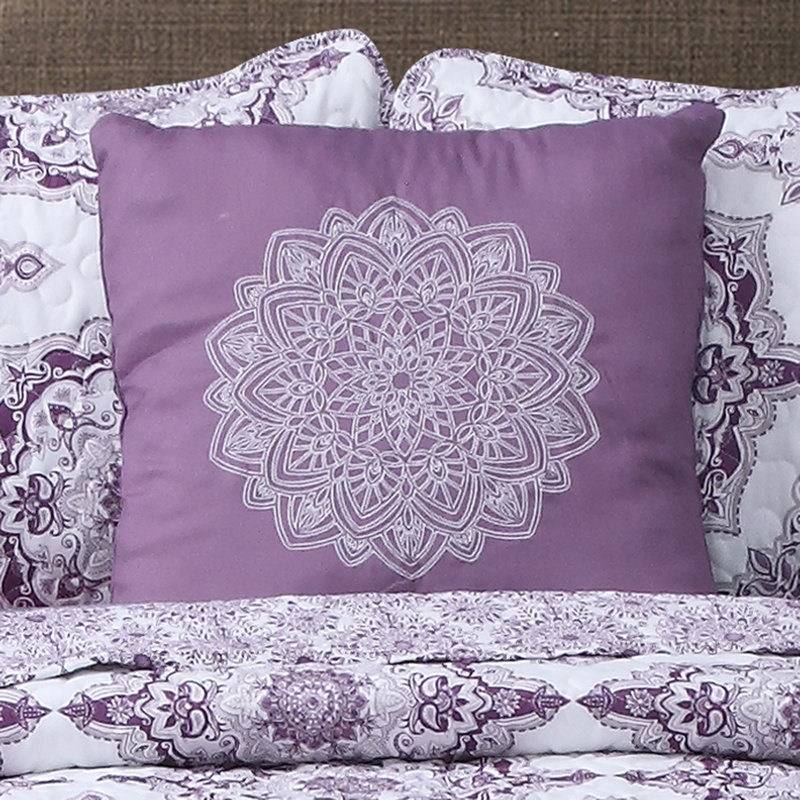 Iunia Polyester Floral Quilt, Full/Queen Quilt + 2 Shams + 1 Throw Pillow