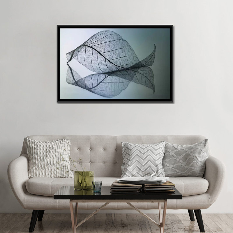 Curvaceousness - Impression sur toile, H 18 po x l 26 po x P 1,5 po, Toile avec cadre noir, Pas de tapis
