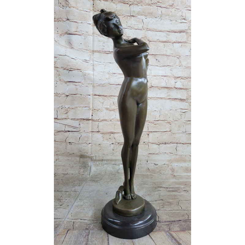 Figurines & Sculptures