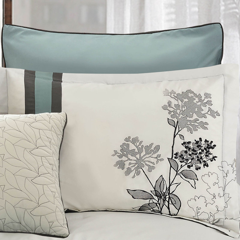  Emilie Comforter Set, Queen