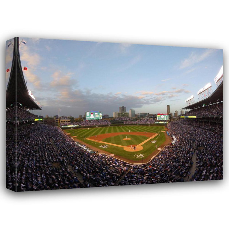Wrigley Field, H 28 po x l 37 po