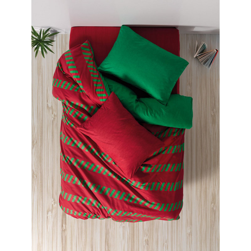 Premium Quilt Cover Set, 100% Cotton Ranforce, Green & Red Christmas Design | Duvet Cover & 23.6 x 23.6 inches Pillowcases (2) | Machine Washable, Reactive Printing, Button Closure