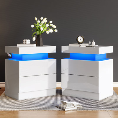 Table de chevet à haute brillance avec station de charge Bhhatu