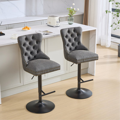 A&A Furniture, tabourets de bar pivotants en polyuréthane vieilli et rétro d'une hauteur de siège réglable de 26 à 33 pouces, tabourets de bar modernes avec dossier capitonné confortable pour un pub à domicile et un îlot de cuisine (noir anthracite, ensemble de 2)