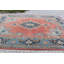 Tapis turc organique Oushak avec des touches de couleur rouge parfaites pour la décoration intérieure et mettant en valeur un design antique anatolien