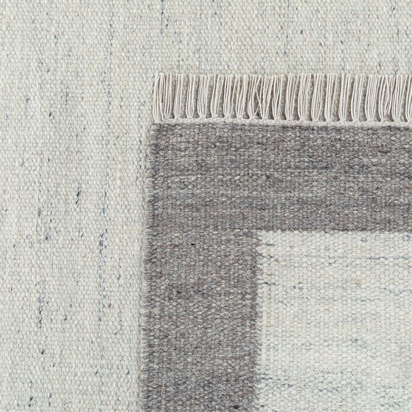 Kaylee Gray Ivory Hand-Tufted Wool Rug, Rectangle 3' x 5'