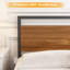 Structure de lit grand lit avec tête et pied de lit en bois - Base de plateforme en acier de style industriel moderne, capacité de 1000 lb, pour matelas de L 84 po x l 63 po, assemblage facile et conception sans bruit