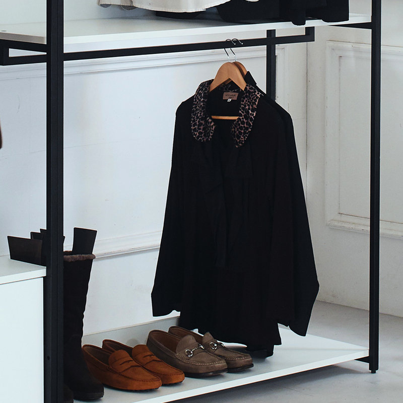 Armoire en métal - surface à gratter, espaces de rangement très profonds, cadre autoportant, rangement, chauffe-eau, panneau de teinture E0,