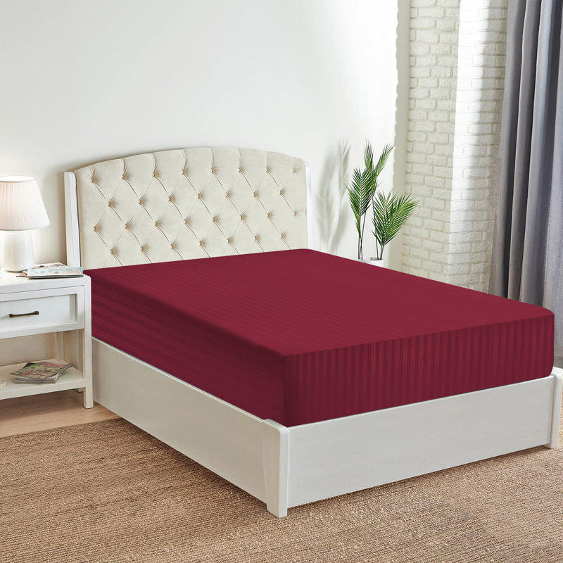 Luxury Striped Microfiber Fitted Sheet - 40 cm Deep Pocket, Ultra-Soft, Wrinkle-Resistant & Easy Car, Kingsize (5'), Red