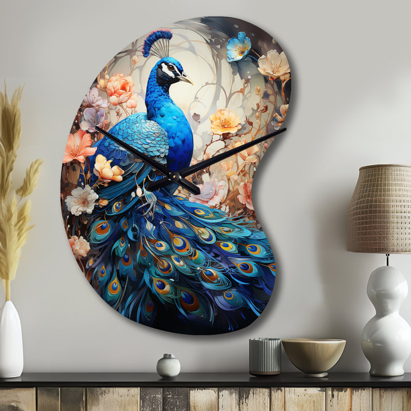 Blue Indian Coral Dancing Peacock I - Art indien, horloge murale asymétrique en métal, impression d'horloge murale bleue