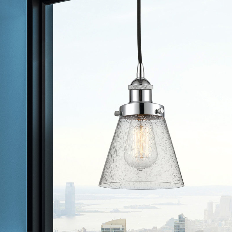 Luminaire suspendu conique à 1 lumière Buckholts, H 9,5 po x l 6,25 po x P 6,25 po, Chrome poli
