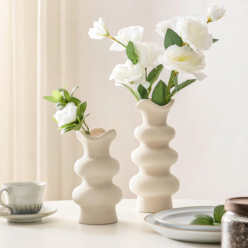 Vase en céramique blanc moderne et décoratif
