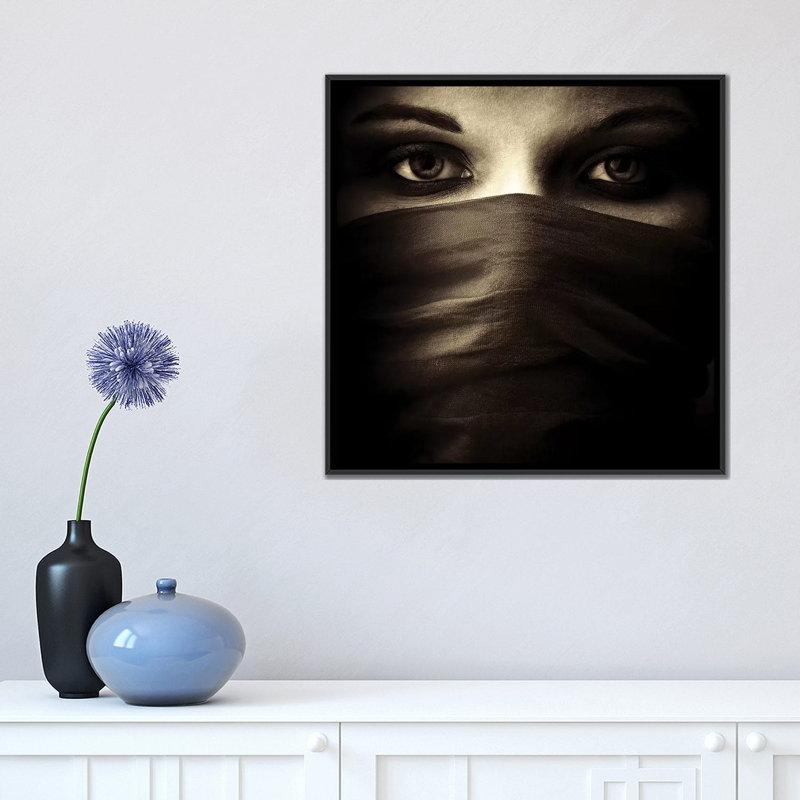 « recouvert », reproduction d’impression sur toile, H 18 po x l 18 po x P 1,5 po, Toile avec cadre noir, Pas de tapis