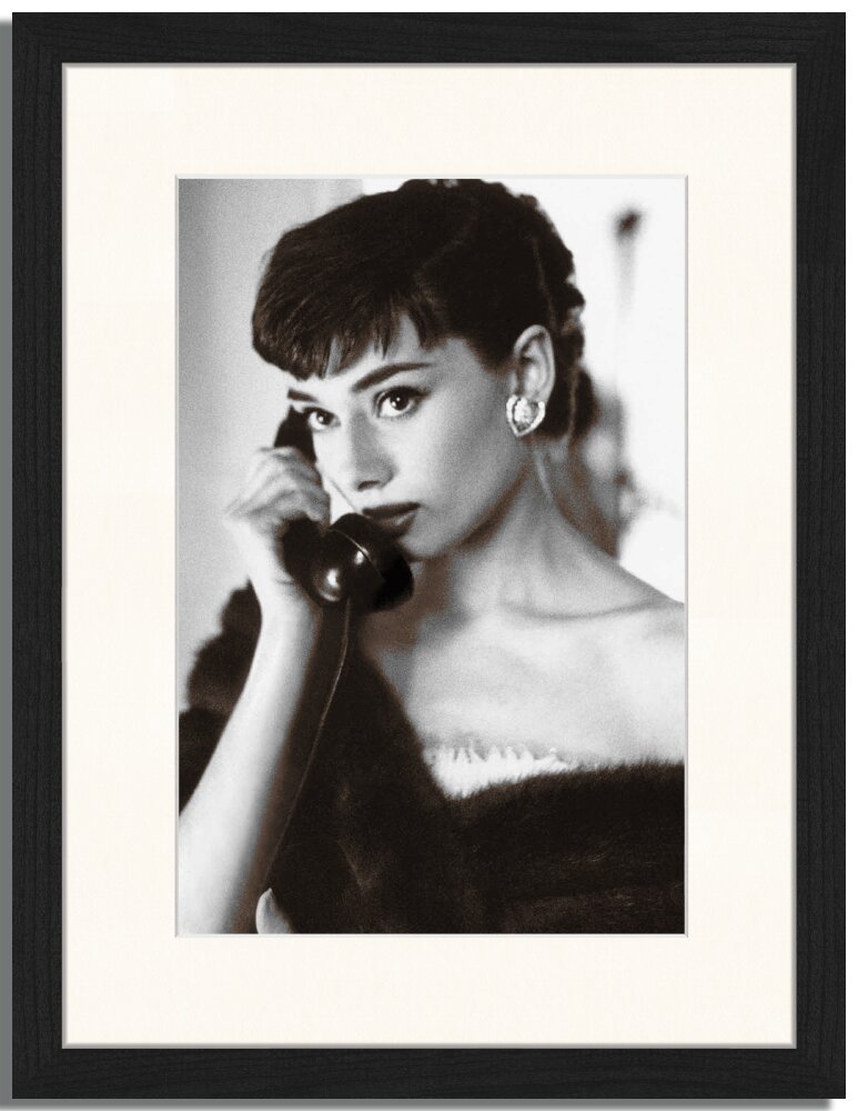 Gerahmtes Poster Audrey Hepburn Call