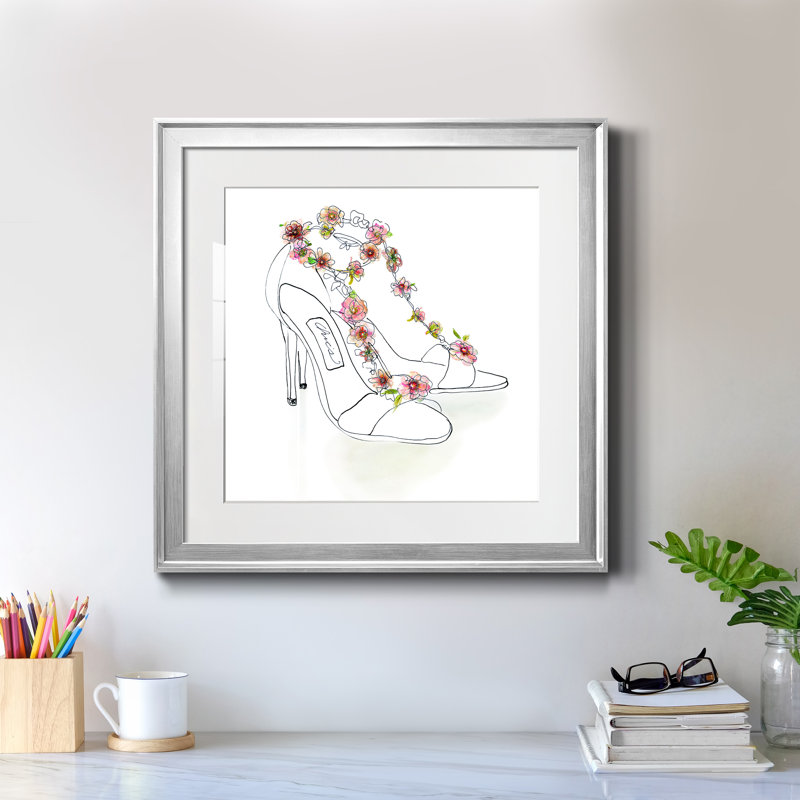 Chic Flower Heels - Peinture encadrée, Cadre argenté, H 22,5 po x l 22,5 po x P 1,5 po