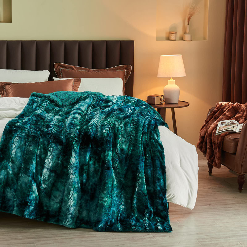 Atanasia Throw Blanket, Green
