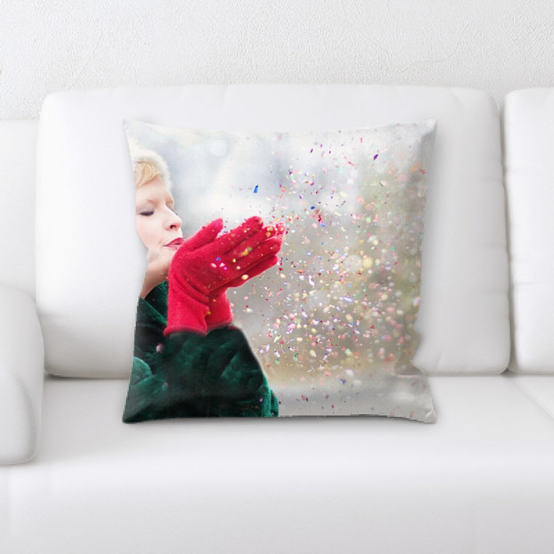 Coussin jeune femme