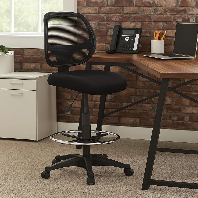 Tabouret de bureau pivotant Lem, repose-pieds chromé, dossier en filet noir, roulement