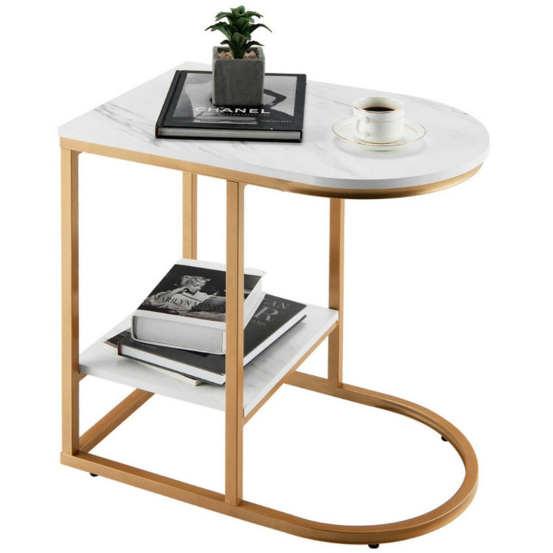 Table d'appoint à 2 niveaux en forme de C avec plateau en faux marbre et structure en acier doré