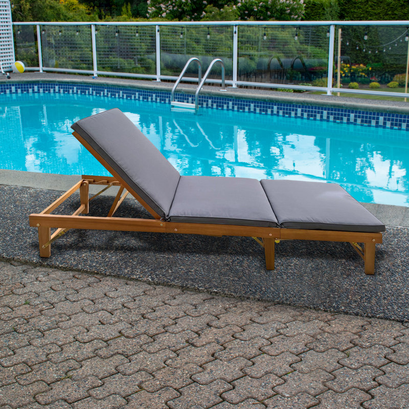 Méridienne pliable en bois d'acacia Harveylee avec coussin gris