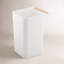 Corbeille à déchets carrée mince pour la salle de bain ou la cuisine Como Yamazaki Home, 2,5 gallons-471195093