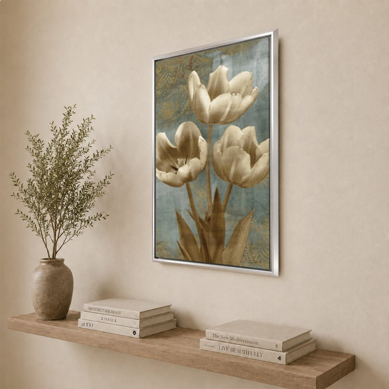 Tulipe II par Tania Bello - Impression sur toile, 40" H x 28" W, Silver