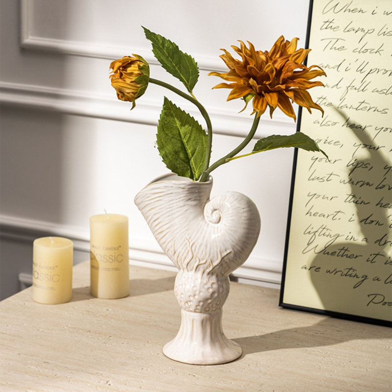Vase décoratif en céramique blanche, joli petit vase à fleurs blanches pour la décoration intérieure, vases décoratifs en céramique de style bohème d'inspiration nordique moderne